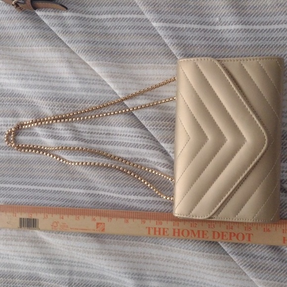 NWT gold handbag - Picture 2 of 6